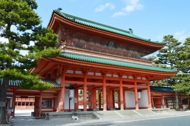 時代祭2026|10月22日の巡行ルートと通過時刻、有料観覧席の料金と買い方