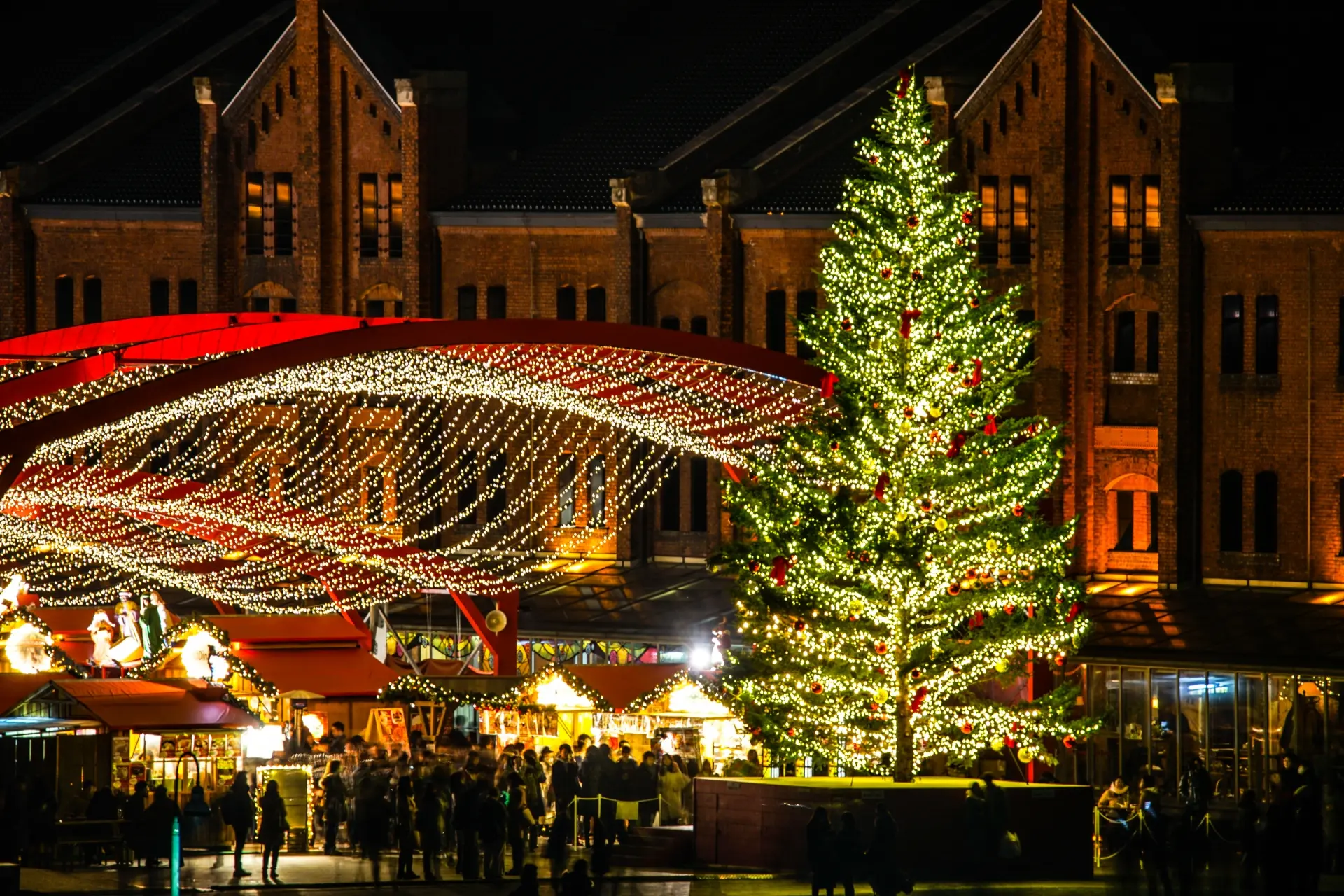 Yokohama Red Brick Warehouse Christmas Market 2026: Tickets, Fees & the Quietest Days to Go
