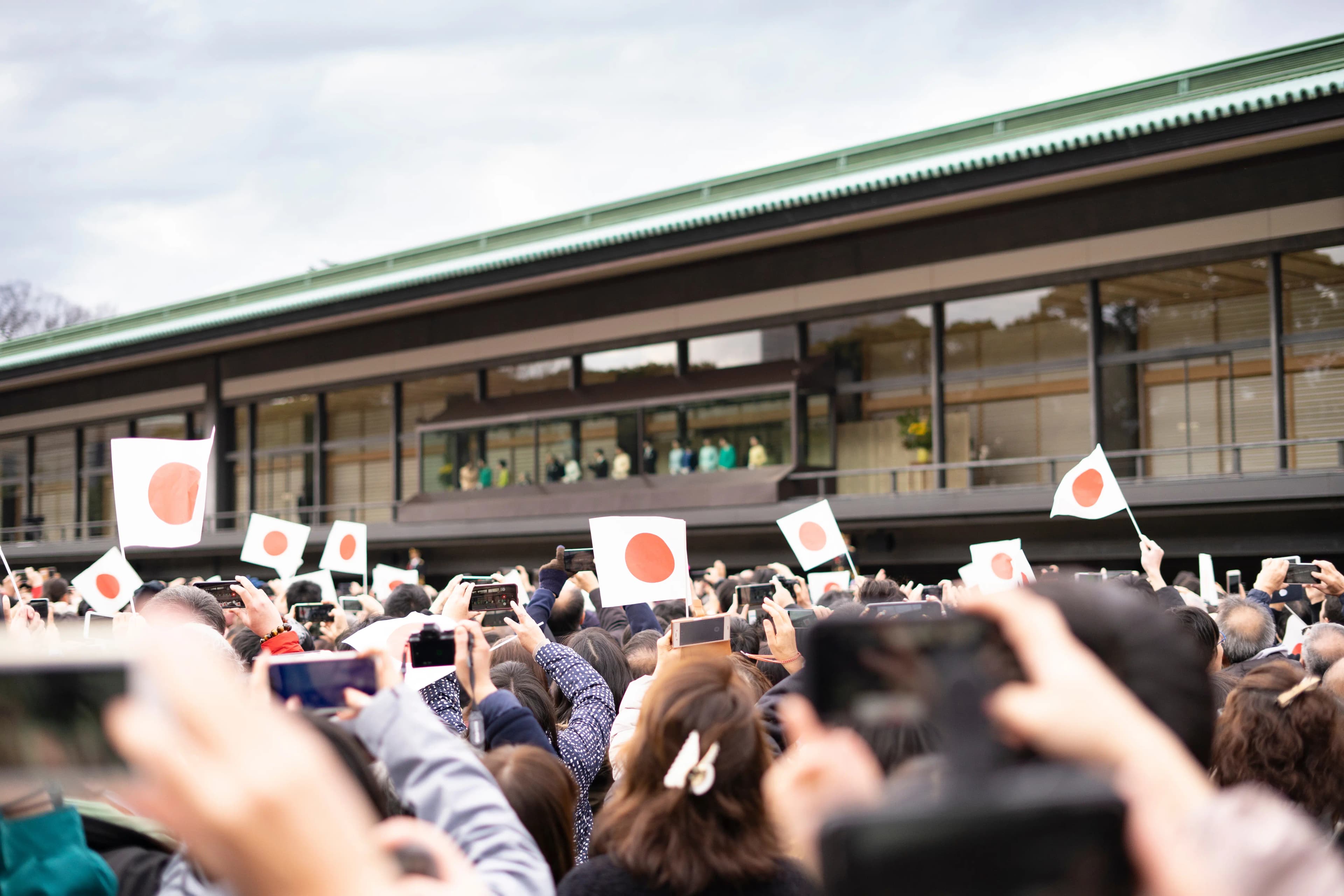 皇居 新年一般参賀2027|1月2日の各回の時間・入る門・持ち物と混雑対策