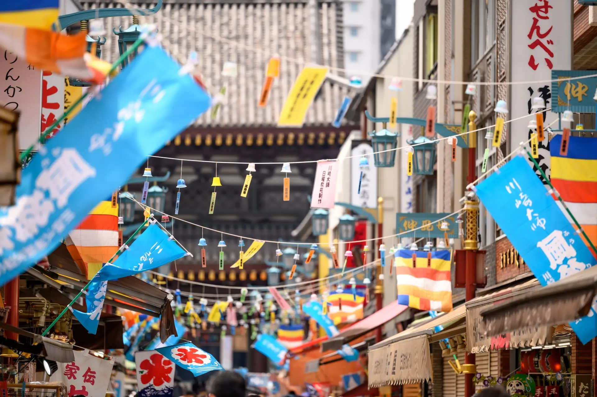 川崎大師 風鈴市2026|全国800種の風鈴が集まる夏の5日間|日程・アクセス・限定だるま風鈴守