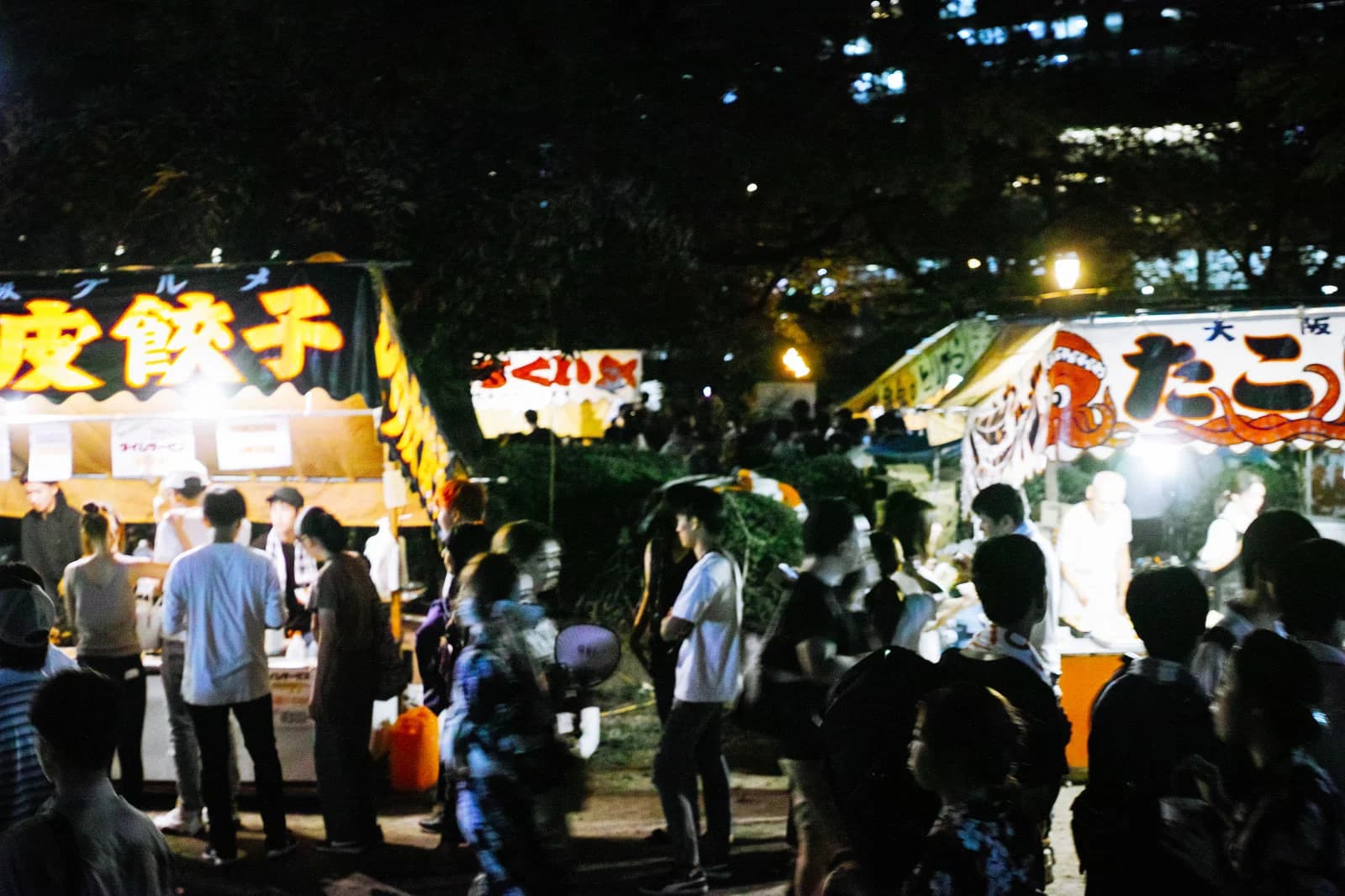 日本の夏祭りガイド2026|屋台の楽しみ方・浴衣・見物のマナーと、この夏行きたい祭り