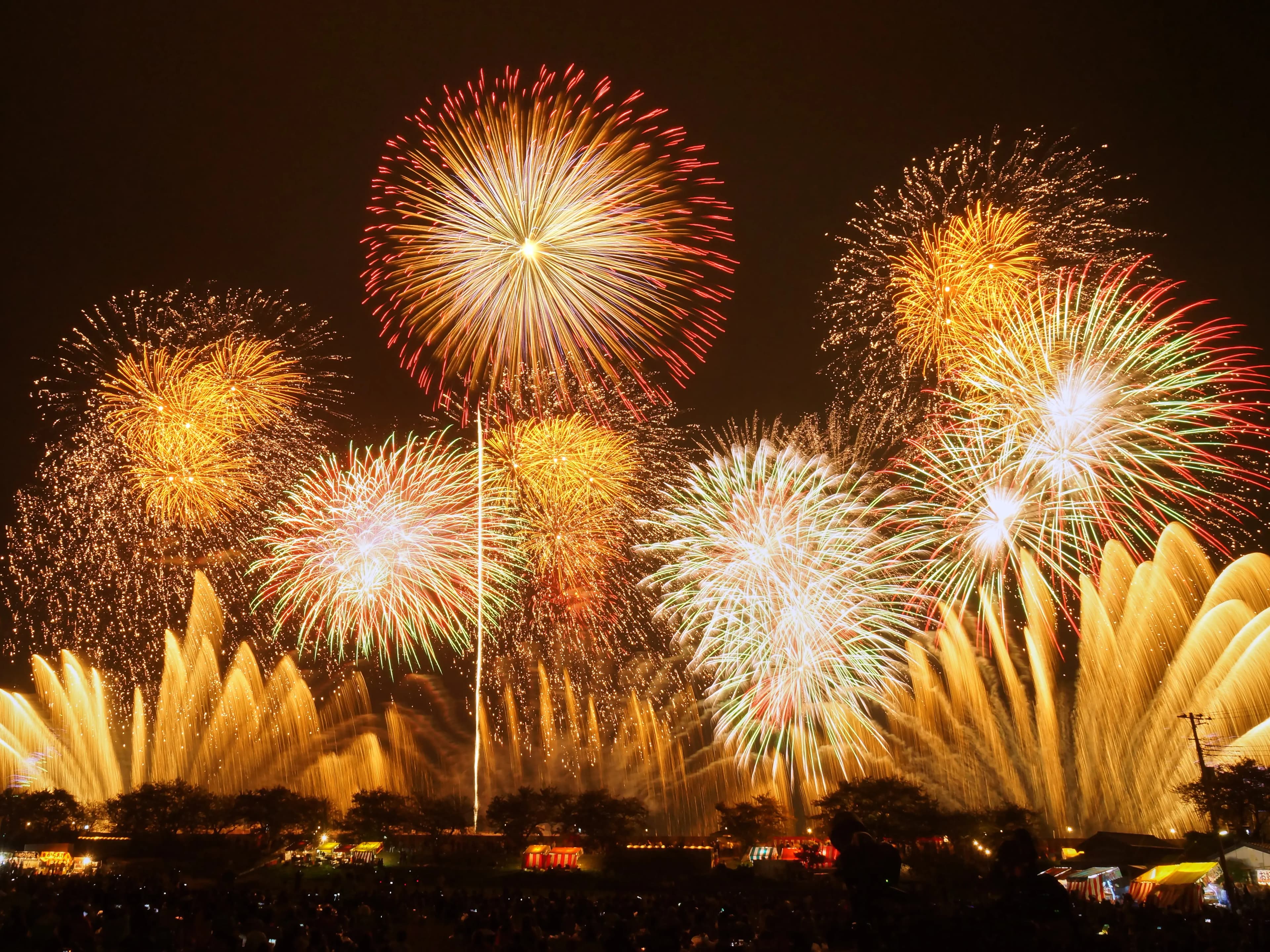 土浦全国花火競技大会2026|11月7日、有料席はリセールのみ・シャトルバスと荒天順延(11/14)